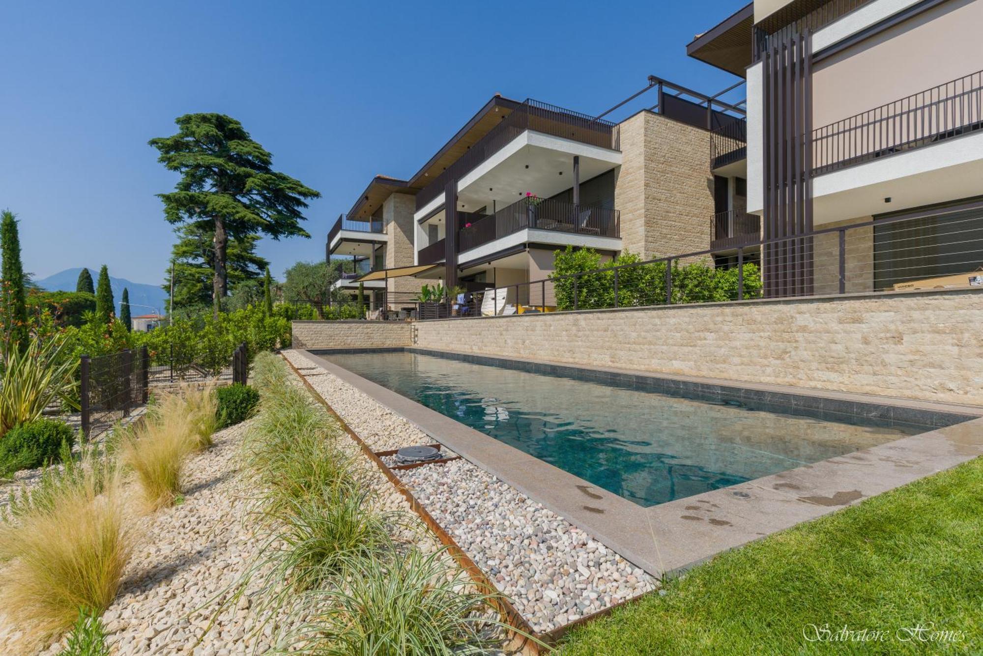 Salvatorehomes - Luxurious Dreamview Waterfront Apartment In Torri Del Benaco With Pool - Casa Azura - A 5 Star Luxury Collection At Lake Garda Exterior foto
