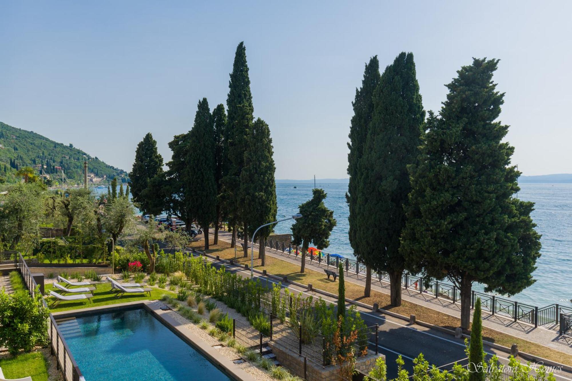 Salvatorehomes - Luxurious Dreamview Waterfront Apartment In Torri Del Benaco With Pool - Casa Azura - A 5 Star Luxury Collection At Lake Garda Exterior foto
